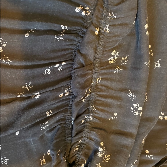 Bella Dahl Black and White Floral Blouse - Picture 7 of 8